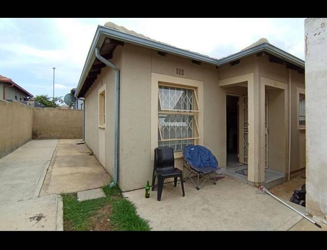 3 BEDROOM HOUSE FOR SALE IN RIVERSIDE VIEW EXT 35